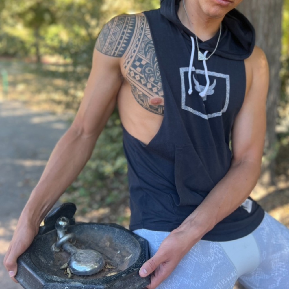 UNDER ARMOUR MEN PROJECT ROCK BRAHMA BULL IRON PARADISE HOODIE SHIRT TANK TOP L